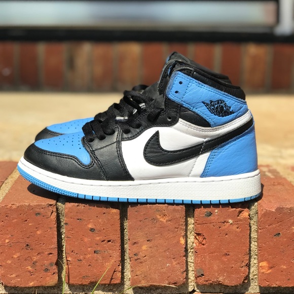 Air Jordan Retro 1 High OG ‘UNC Toe’ Size 6Y / 7.5 Wmns - Picture 2 of 7